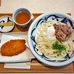 讃岐うどん みやの家 - ぶっかけうどん温１.５盛ｗｉｔｈコロッケ