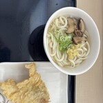 さぬきうどん たも屋 - カブトの形のとり天を追加してしもうた