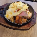 Cheese Meets Meat - 