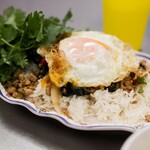 バンコク食堂バードマン - ガパオライス、パクチー大盛り
