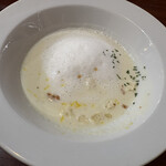 武蔵新田 Bistro Un Dix - 春キャベツの冷製ポタージュ