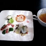 Restaurant L'Etroit - ランチセットの『オードブルの盛り合わせ』と『スープ』