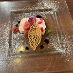 武蔵新田 Bistro Un Dix - いちごのムースアイス