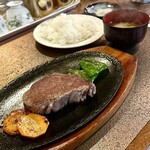 ステーキハウスポパイ - ステーキ フィレ肉とライス大盛り