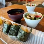 Rikyu 茶寮 - えびむす3ヶ　サラダ　赤だし