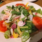 BEERHOUSE森卯 - 彩りのきれいなサラダ