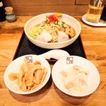 喜多方ラーメン坂内 - 料理写真:■ 中華風 冷やしラーメン、1,480円
■ トッピング：メンマ、190円
■ トッピング：わんたん 5個、240円
