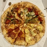 ドミノ・ピザ - 料理写真:クワトロオールスターLサイズ、チーズンロール