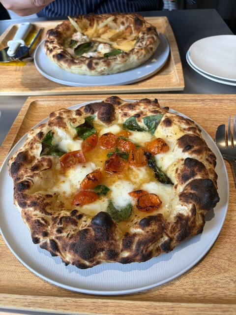 400℃ PIZZA Piu Shimokitazawa （ヨンヒャクド ピッツァ ピゥ