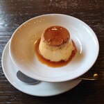 ムーラン - 料理写真:昔ながらのプリン。好きなやつです。