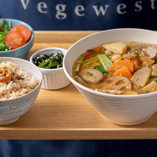 vegewest Cafe & WineBar_2