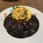 ビストロ オム - 頬肉たっぷりデミグラスのドレープオムライス
