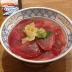 磯丸水産 - まぐろ丼（税込630円）ごはん小盛り