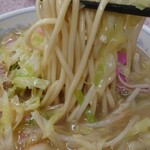 中華 大八 - 麺はこんなかんじ。