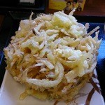 Marugame Seimen - でっかい野菜のかき揚げ
