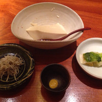 魚匠 銀平 心斎橋店 - お豆腐、釜揚げしらす、白菜の浅漬け