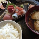 元禄鮨 - お刺身とつみれ汁の定食1620円