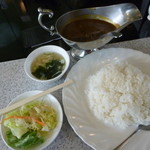 ポークカレー８２０円サラダ＆スープ付き