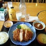 とんとん農場レストラン - ヨーグルトドリンク\300&和風とろかつ\2180