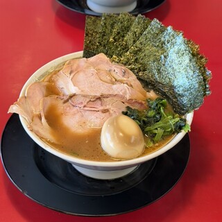 家系ラーメン 王道家直伝 との丸家_0