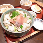 ゆうき丸 西新宿店 - 小女子白身魚丼￥1050
