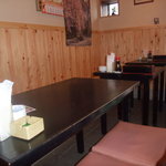 どん亭 - テーブル席