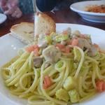 モンドール - チキンとアボガドのスパゲティ