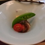 日本料理 喜春 - ずわい蟹と切り干し大根の錦紙巻き、古代米味噌。