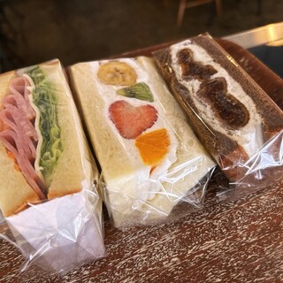 日暮らしサンドウィッチ_0