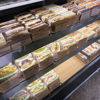 日暮らしサンドウィッチ_1