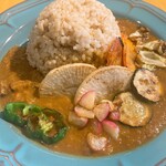 808Cafe 10R - 料理写真:お野菜多めで嬉しい。辛さはほぼない優しいカレーが玄米によくあっていました。