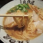 丸田屋 - 麺は細い方かな…