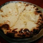 タンドールバル カマルプール - チーズクルチャ