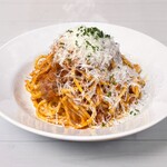 パルミジャーノチーズの濃厚ミートソーススパゲッティ