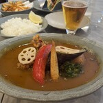 香一点 - チキンウィングと野菜のスープカレー