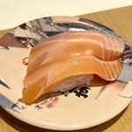 宇和島グルメ寿司 すしえもん - 極厚とろサーモン