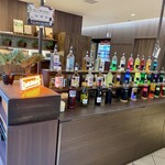 スーパーホテル - ドリンク写真:朝食会場 昼間はウェルカムバー