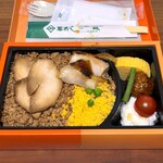 芝寿し - 料理写真:とりべんとう(810円)