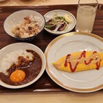 ザ クラウンパレス - 料理写真:オムレツ、カレーなど