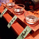 Teshigoto Shuka Tsuru - 利き酒セット二回目
                        数種類からチョイスできるんだけど
                        もぅちょい種類豊富だったら
                        更にテンション⤴︎⤴︎⤴︎
                        
                        きらしてるお酒もあって
                        更に厳選w
