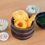 囲炉裏食堂うずしお - 淡路島鱧と足赤海老カツ丼