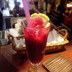 バー フォンテンブロー - ドリンク写真:バーボンガンガンの〆はフローズン((⌯˃̶᷄₎₃₍˂̶᷄ ॣ)プッ
イチゴが終わっちゃって
ブルーベリーちゃん
これはこれで旨し(∘¯̆ᘢ¯̆)و”ꉂ