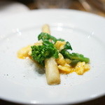 佐賀県産のホワイトアスパラと京菜花