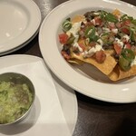 ハードロックカフェ - レジェンダリーナチョススモールサイズワカモレトッピング
