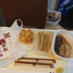資さんうどん - 料理写真: