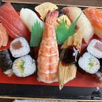 八城寿司 - 握り7貫に巻寿司