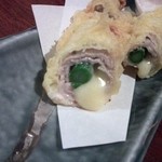 えんや - アスパラとチーズの肉巻き断片　チーズがとろりにアスパラのコンビネーションが意外にアッサリとイケる　美味しい(^_^)v