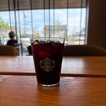 スターバックスコーヒー - ドリンク写真:■Tall アイス コーヒー ¥440
グラスに変更 (+0円)