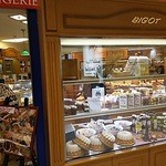 36309258 - 店内はフランスパンのハード系が多いです。