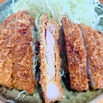 とんかつ いもや - 厚さは目測で１cmほどと、上ロースよりは少し薄め